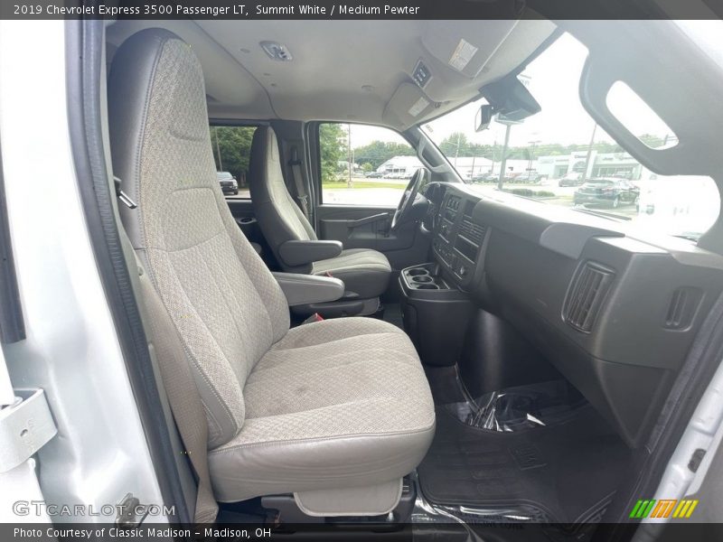 Summit White / Medium Pewter 2019 Chevrolet Express 3500 Passenger LT