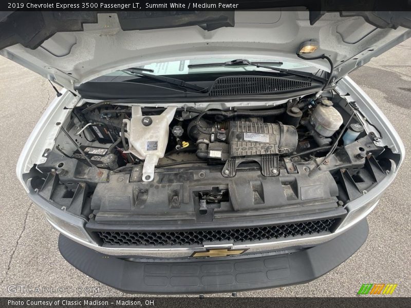 Summit White / Medium Pewter 2019 Chevrolet Express 3500 Passenger LT