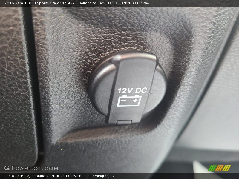Delmonico Red Pearl / Black/Diesel Gray 2016 Ram 1500 Express Crew Cab 4x4