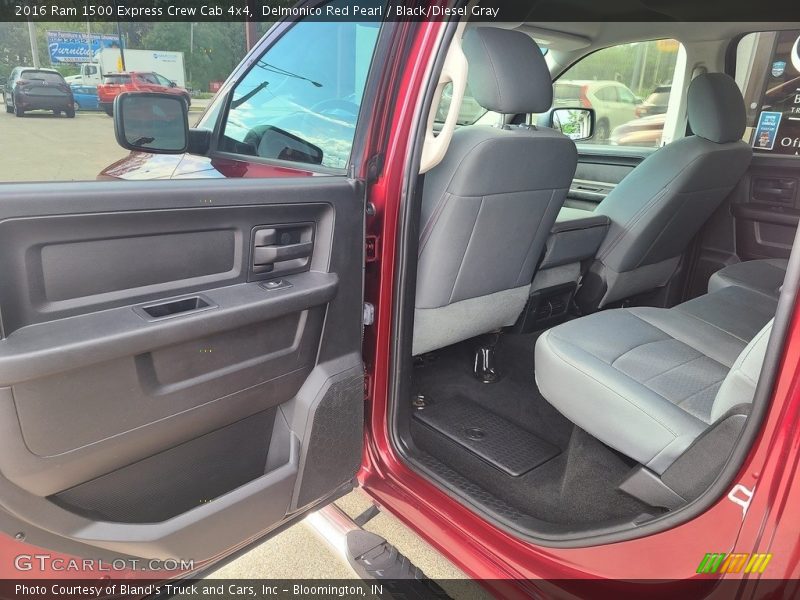 Delmonico Red Pearl / Black/Diesel Gray 2016 Ram 1500 Express Crew Cab 4x4