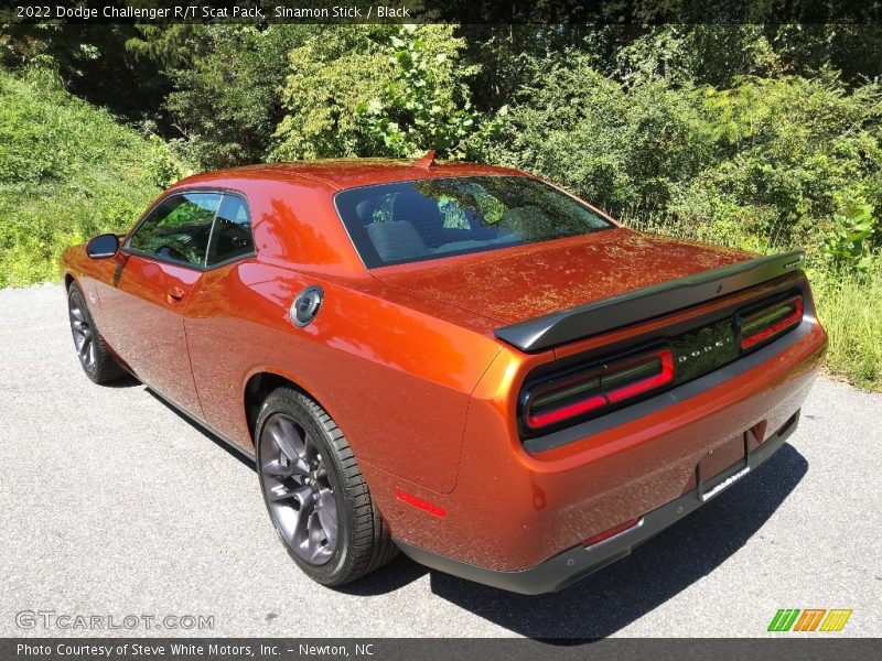Sinamon Stick / Black 2022 Dodge Challenger R/T Scat Pack
