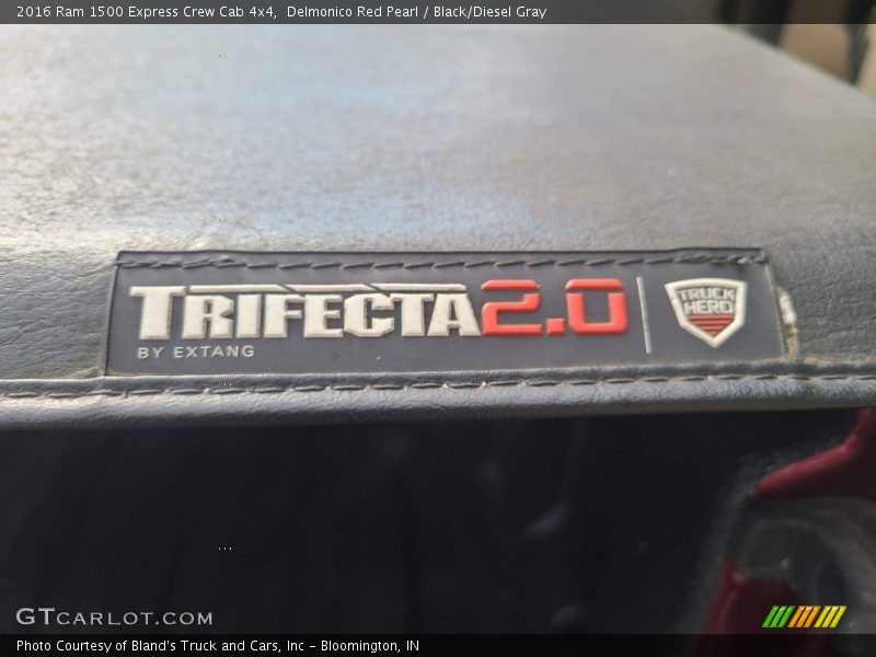 Delmonico Red Pearl / Black/Diesel Gray 2016 Ram 1500 Express Crew Cab 4x4