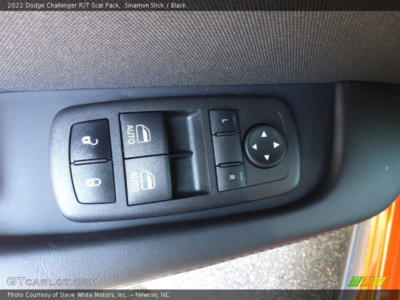 Sinamon Stick / Black 2022 Dodge Challenger R/T Scat Pack