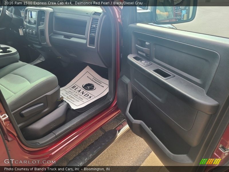 Delmonico Red Pearl / Black/Diesel Gray 2016 Ram 1500 Express Crew Cab 4x4