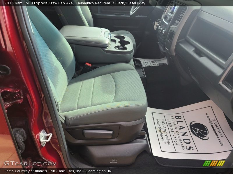 Delmonico Red Pearl / Black/Diesel Gray 2016 Ram 1500 Express Crew Cab 4x4