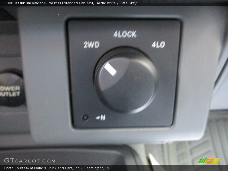 Controls of 2006 Raider DuroCross Extended Cab 4x4