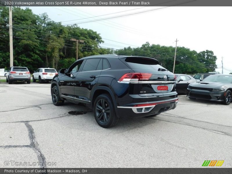 Deep Black Pearl / Titan Black 2020 Volkswagen Atlas Cross Sport SE R-Line 4Motion