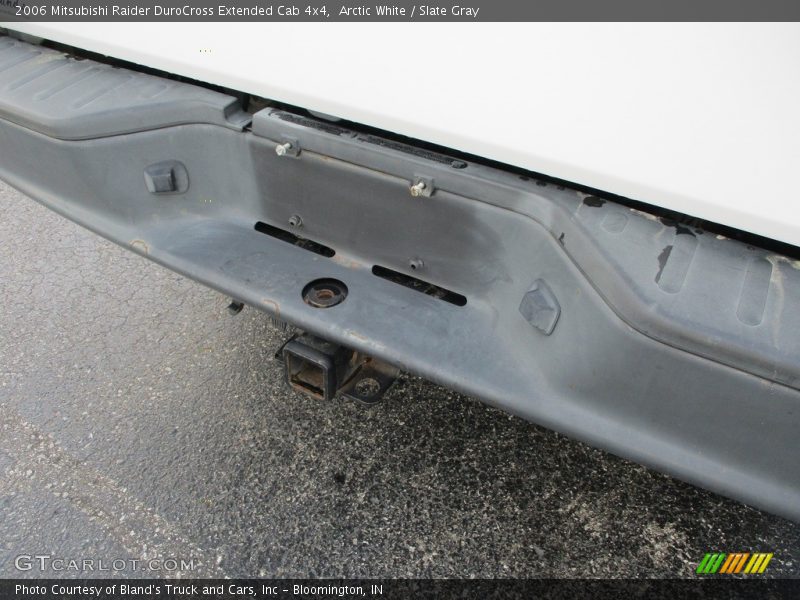 Arctic White / Slate Gray 2006 Mitsubishi Raider DuroCross Extended Cab 4x4
