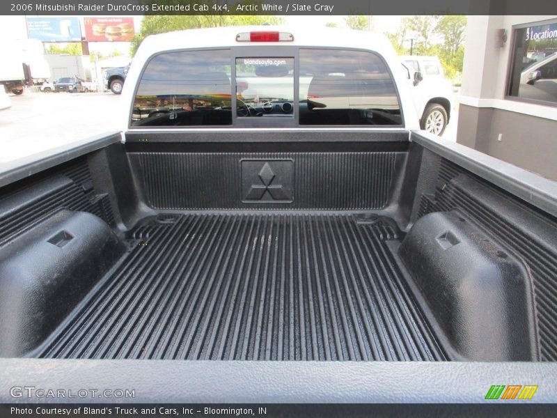 Arctic White / Slate Gray 2006 Mitsubishi Raider DuroCross Extended Cab 4x4