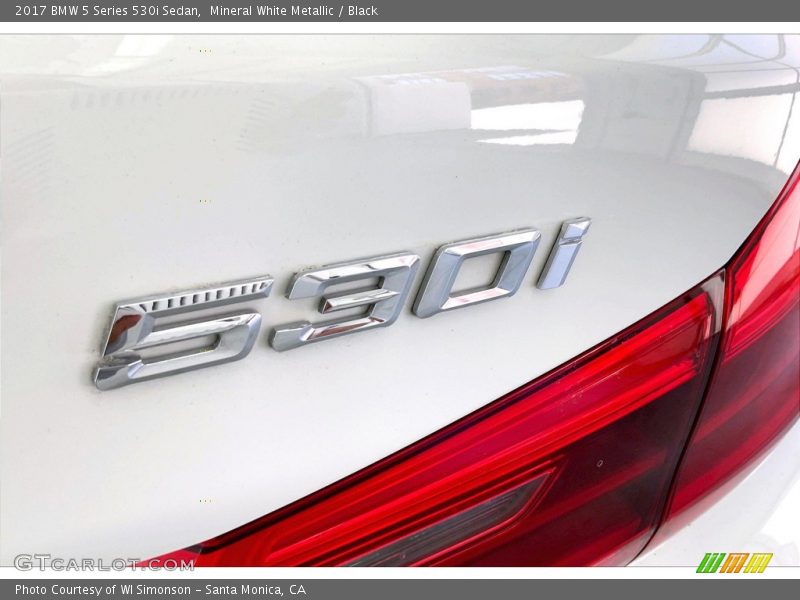 Mineral White Metallic / Black 2017 BMW 5 Series 530i Sedan