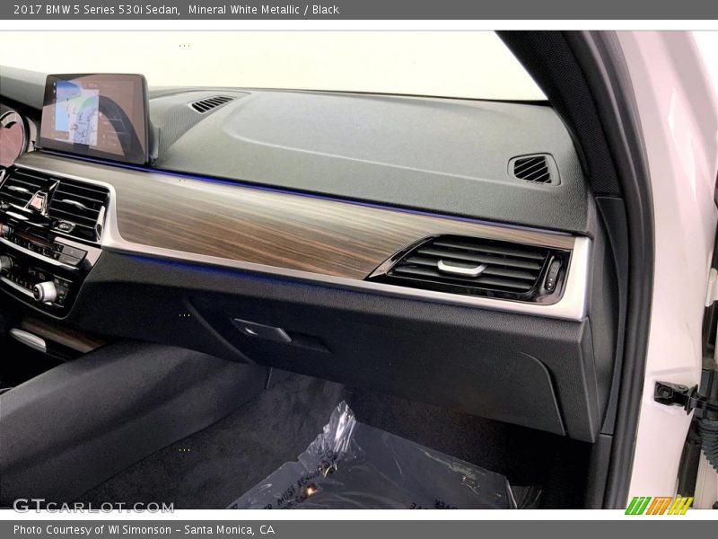 Mineral White Metallic / Black 2017 BMW 5 Series 530i Sedan