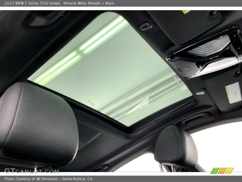 Mineral White Metallic / Black 2017 BMW 5 Series 530i Sedan