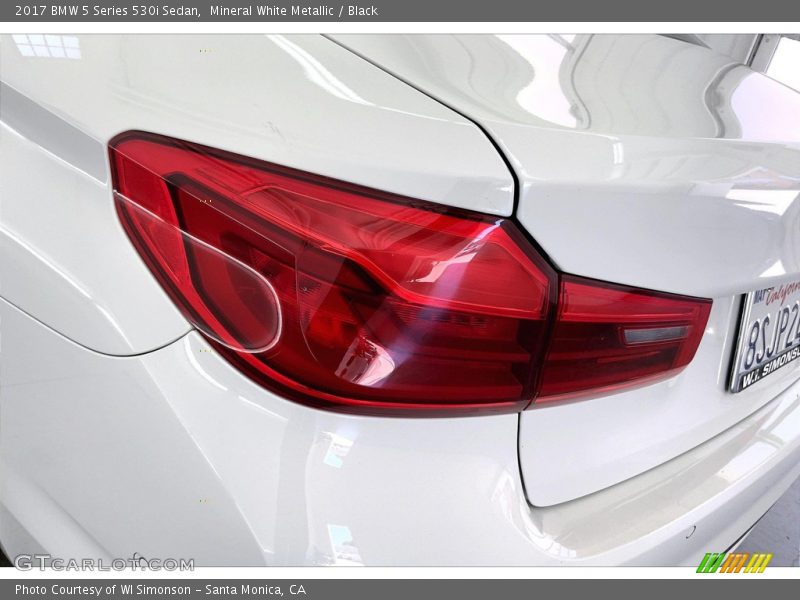 Mineral White Metallic / Black 2017 BMW 5 Series 530i Sedan
