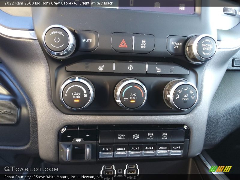 Bright White / Black 2022 Ram 2500 Big Horn Crew Cab 4x4