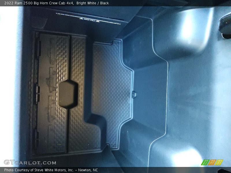 Bright White / Black 2022 Ram 2500 Big Horn Crew Cab 4x4