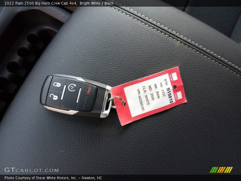 Bright White / Black 2022 Ram 2500 Big Horn Crew Cab 4x4