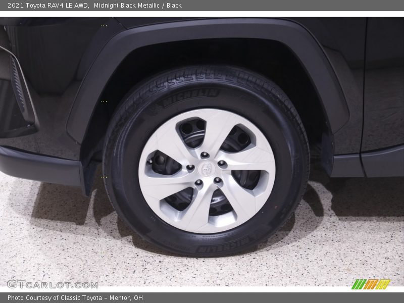 Midnight Black Metallic / Black 2021 Toyota RAV4 LE AWD