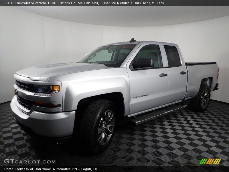 Front 3/4 View of 2018 Silverado 1500 Custom Double Cab 4x4