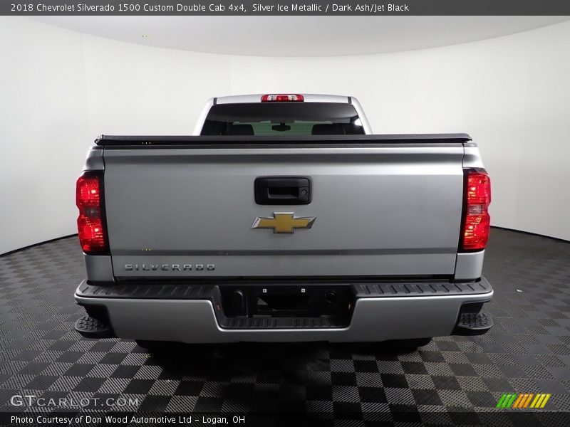 Silver Ice Metallic / Dark Ash/Jet Black 2018 Chevrolet Silverado 1500 Custom Double Cab 4x4