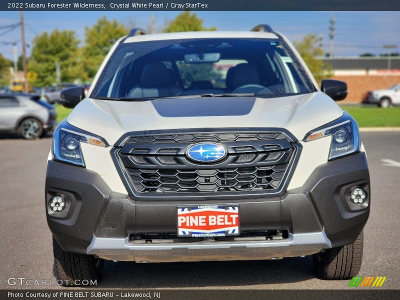 Crystal White Pearl / Gray StarTex 2022 Subaru Forester Wilderness
