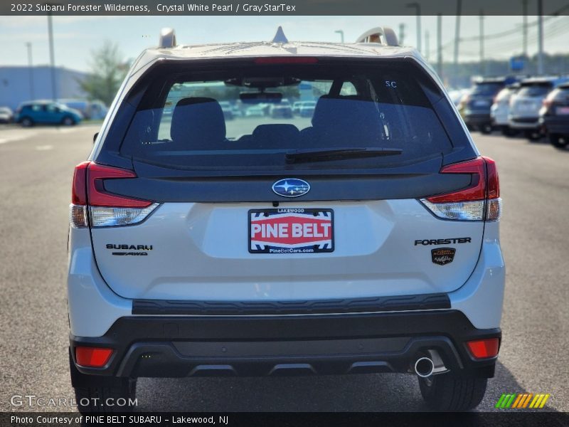 Crystal White Pearl / Gray StarTex 2022 Subaru Forester Wilderness