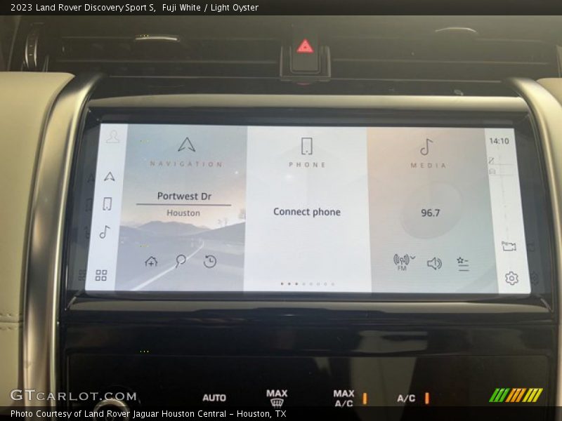 Fuji White / Light Oyster 2023 Land Rover Discovery Sport S