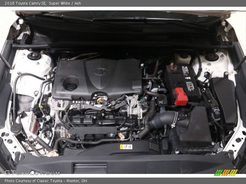 Super White / Ash 2018 Toyota Camry SE
