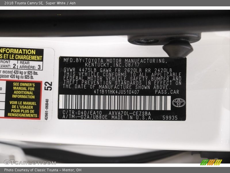 Super White / Ash 2018 Toyota Camry SE