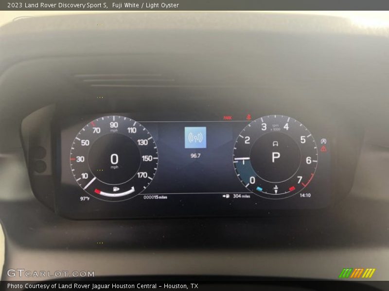 Fuji White / Light Oyster 2023 Land Rover Discovery Sport S