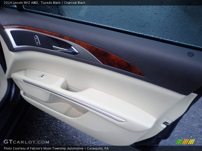 Door Panel of 2014 MKZ AWD