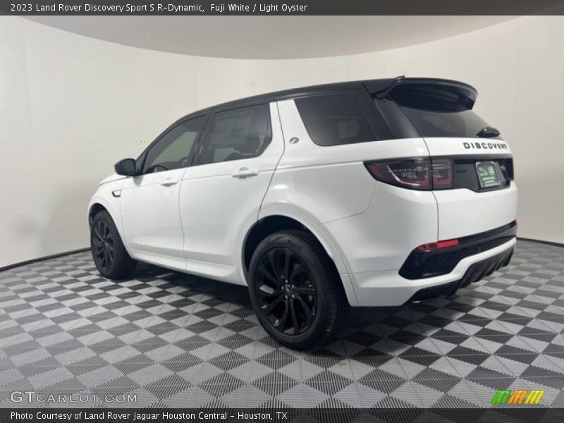 Fuji White / Light Oyster 2023 Land Rover Discovery Sport S R-Dynamic