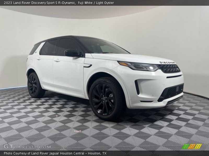 Fuji White / Light Oyster 2023 Land Rover Discovery Sport S R-Dynamic