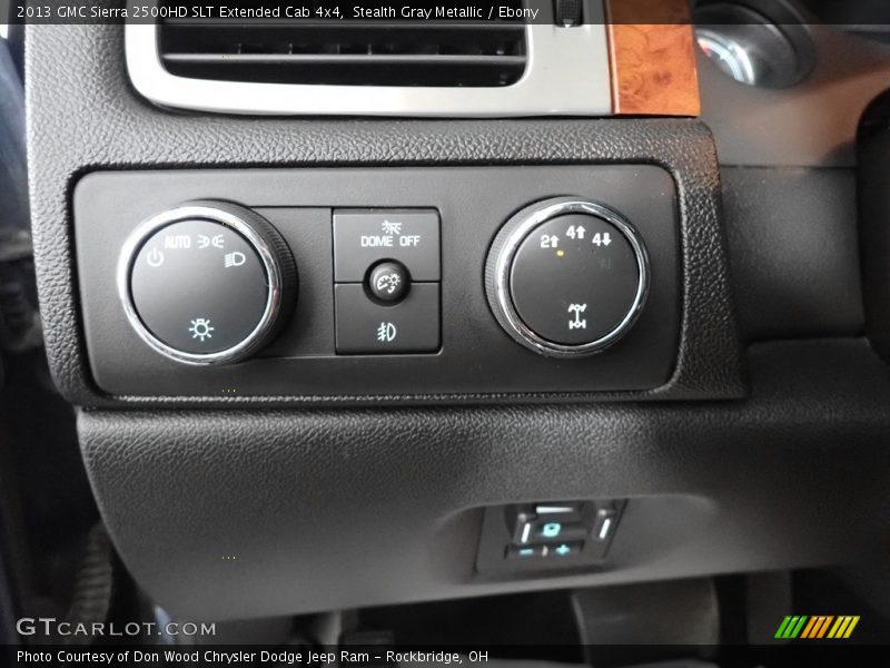 Controls of 2013 Sierra 2500HD SLT Extended Cab 4x4