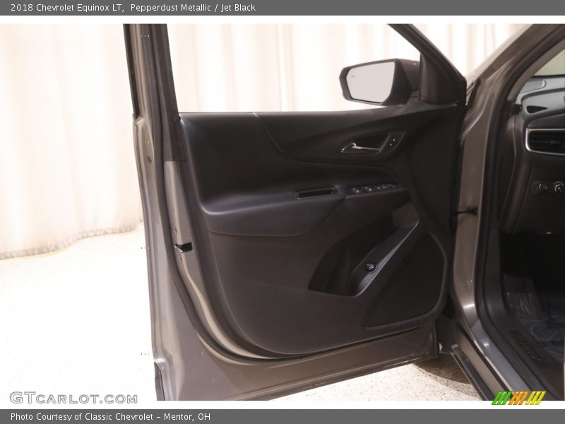 Pepperdust Metallic / Jet Black 2018 Chevrolet Equinox LT