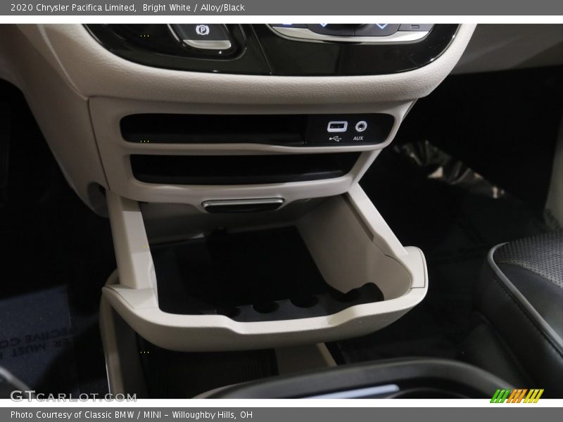 Bright White / Alloy/Black 2020 Chrysler Pacifica Limited