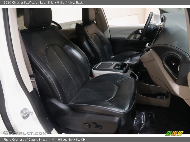 Bright White / Alloy/Black 2020 Chrysler Pacifica Limited