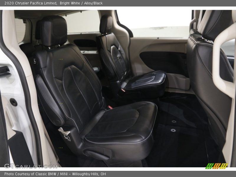 Bright White / Alloy/Black 2020 Chrysler Pacifica Limited