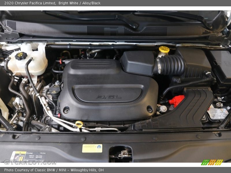 Bright White / Alloy/Black 2020 Chrysler Pacifica Limited