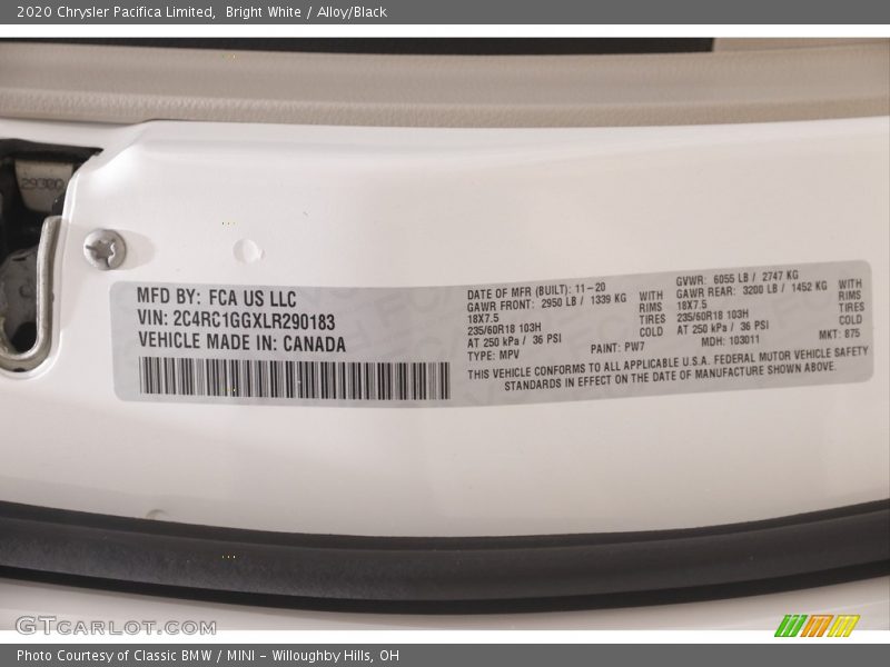 Bright White / Alloy/Black 2020 Chrysler Pacifica Limited