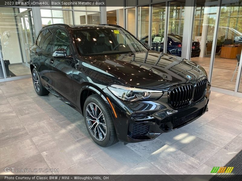 Front 3/4 View of 2023 X5 xDrive40i