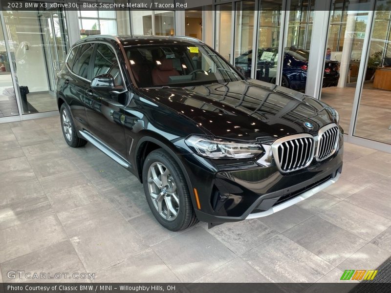 Front 3/4 View of 2023 X3 xDrive30i