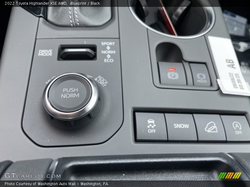 Blueprint / Black 2022 Toyota Highlander XSE AWD