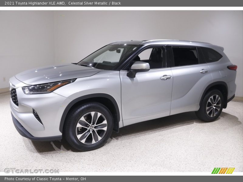 Celestial Silver Metallic / Black 2021 Toyota Highlander XLE AWD