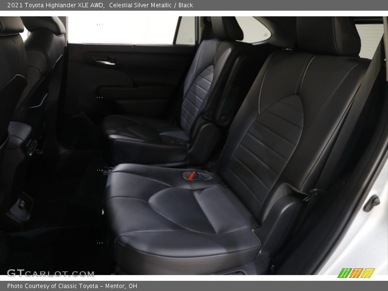 Celestial Silver Metallic / Black 2021 Toyota Highlander XLE AWD