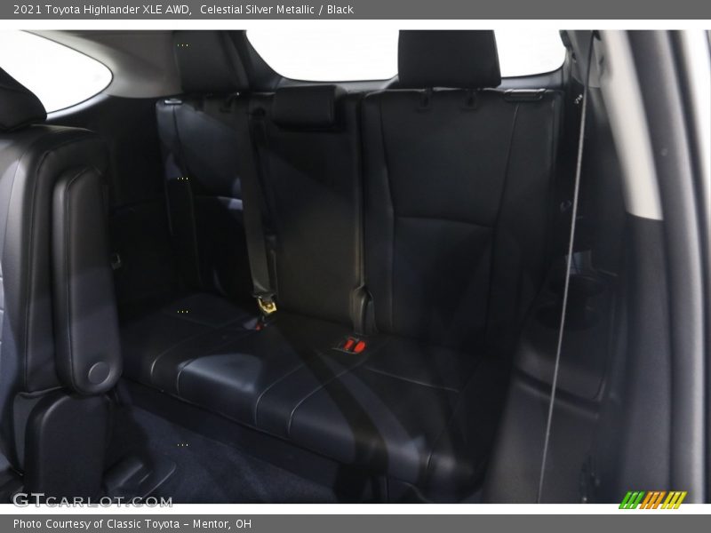 Celestial Silver Metallic / Black 2021 Toyota Highlander XLE AWD