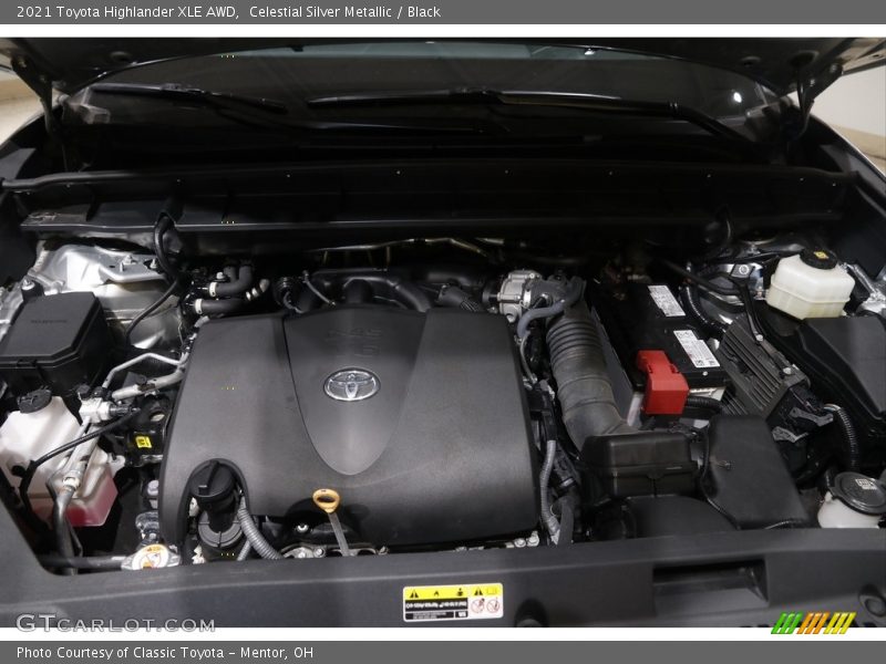 Celestial Silver Metallic / Black 2021 Toyota Highlander XLE AWD