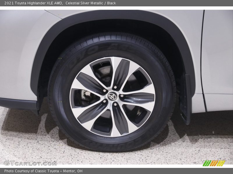 Celestial Silver Metallic / Black 2021 Toyota Highlander XLE AWD