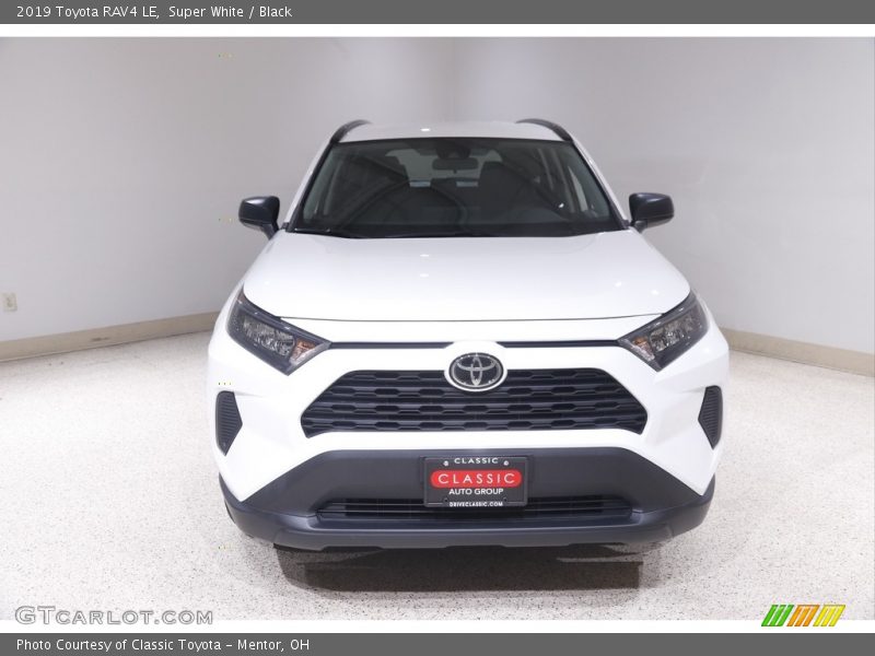 Super White / Black 2019 Toyota RAV4 LE