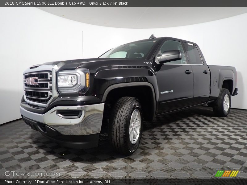 Onyx Black / Jet Black 2018 GMC Sierra 1500 SLE Double Cab 4WD