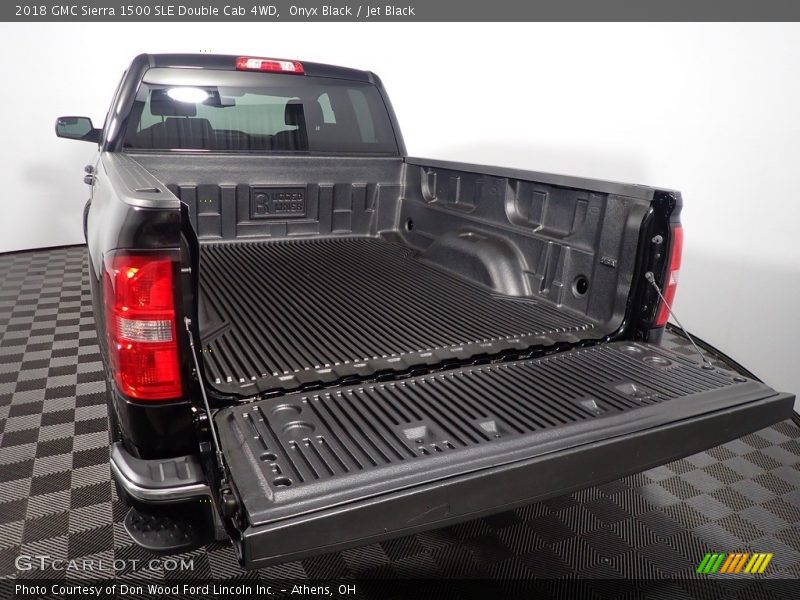 Onyx Black / Jet Black 2018 GMC Sierra 1500 SLE Double Cab 4WD